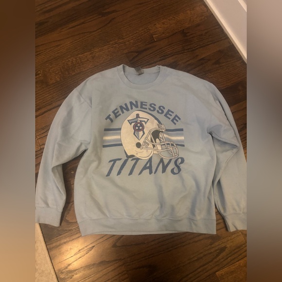 Gildan Tops - Oversized Tennessee Titans Sweater